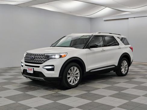 Used 2020 Ford Explorer Limited w/ Class III Trailer Tow Package AWD/4WD image 6