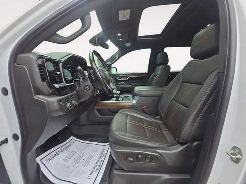 Used 2023 Chevrolet Silverado 1500 High Country w/ High Country Premium Package AWD/4WD image 9