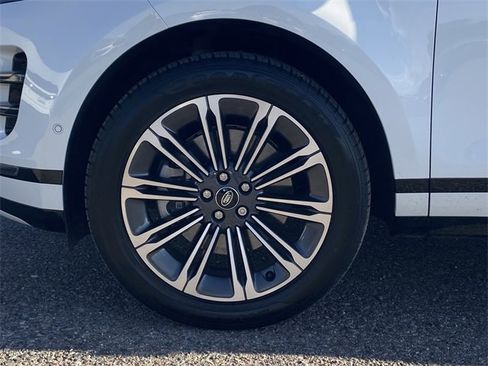 Used 2025 Land Rover Range Rover Evoque Dynamic SE image 30