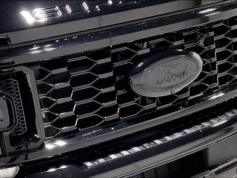 Used 2026 Ford F450 Platinum w/ FX4 Off-Road Package image 37