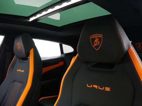 Used 2023 Lamborghini Urus S AWD/4WD image 17