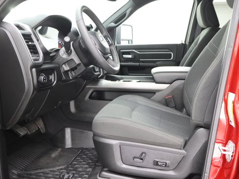Used 2026 RAM 2500 Big Horn AWD/4WD image 8