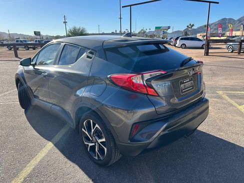 Used 2018 Toyota C-HR XLE image 3