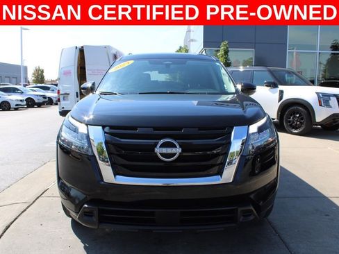 Certified 2024 Nissan Pathfinder SV image 2