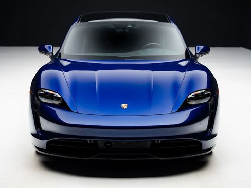 Used 2023 Porsche Taycan w/ Premium Package image 5