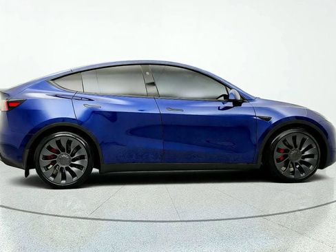 Used 2024 Tesla Model Y Performance AWD/4WD image 4