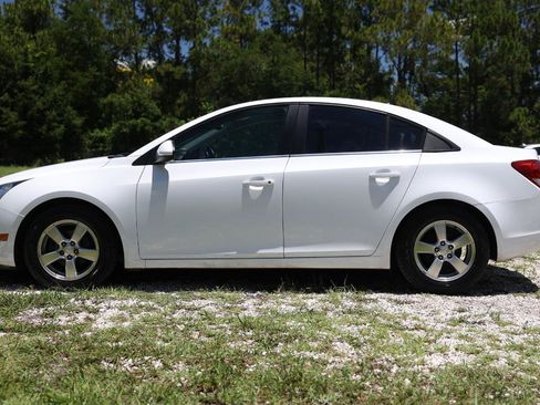 Used 2014 Chevrolet Cruze LT FWD image 3