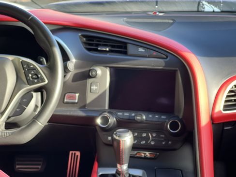 Used 2016 Chevrolet Corvette Z06 w/ 3LZ Preferred Equipment Group image 13