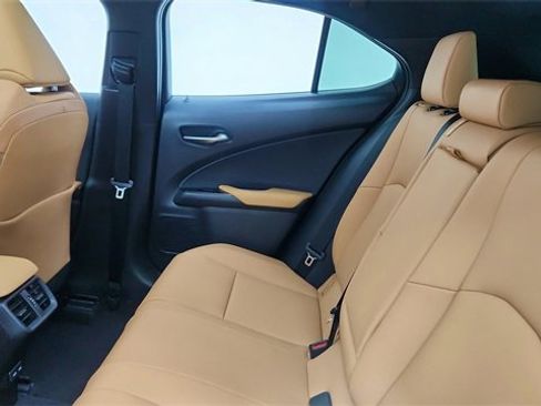 Used 2023 Lexus UX 250h AWD w/ Premium Package image 28