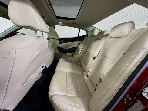 Used 2021 Nissan Maxima Platinum w/ Sport Mat Group FWD image 17