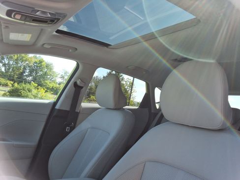 Used 2025 Hyundai Kona Limited image 21