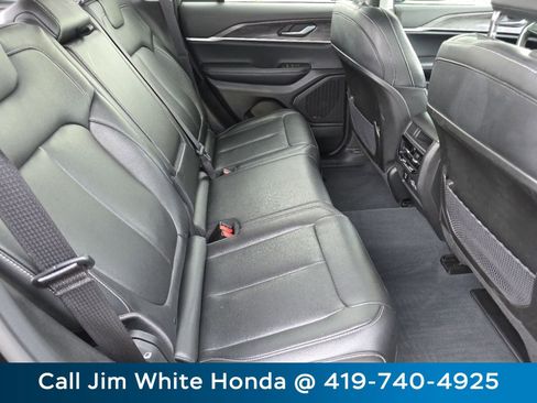 Used 2023 Jeep Grand Cherokee Limited w/ Black Appearance Package image 20