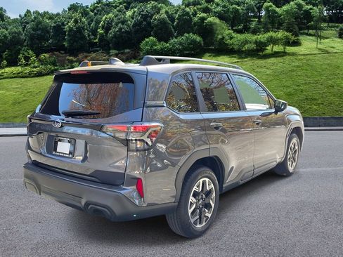 Used 2026 Subaru Forester Premium AWD/4WD image 5