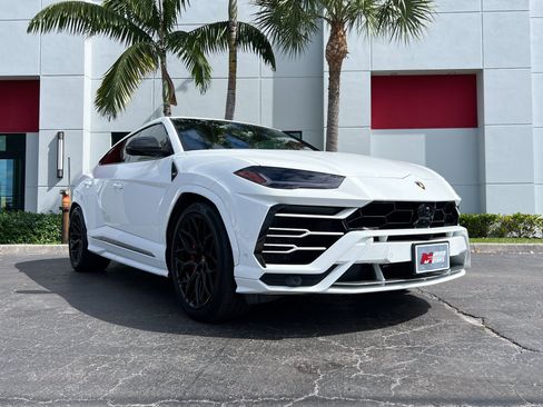 Used 2021 Lamborghini Urus AWD/4WD image 4