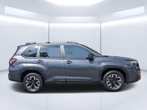 Certified 2025 Subaru Forester Premium w/ Convenience Package #1 AWD/4WD image 2