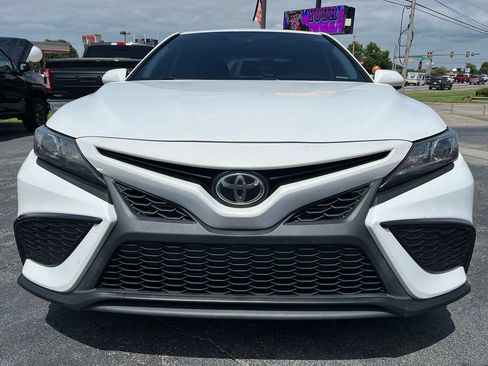 Used 2021 Toyota Camry SE FWD image 3