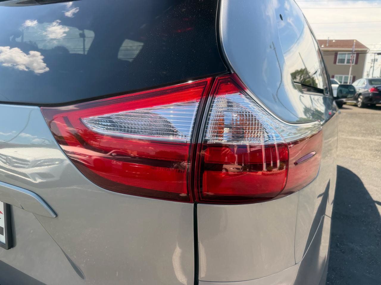 Used 2017 Toyota Sienna LE FWD image 26