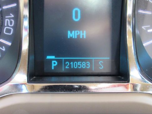 Used 2011 Buick LaCrosse CXL w/ Luxury Package FWD image 6