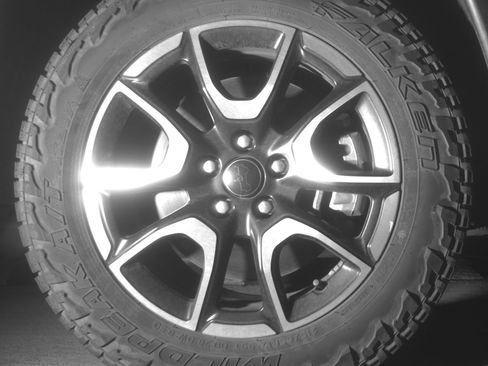 Used 2025 Jeep Compass Trailhawk image 13