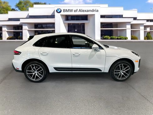 Used 2024 Porsche Macan AWD/4WD image 4