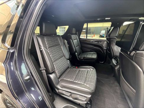 Used 2023 Cadillac Escalade Sport Platinum w/ LPO, ONYX Package image 16