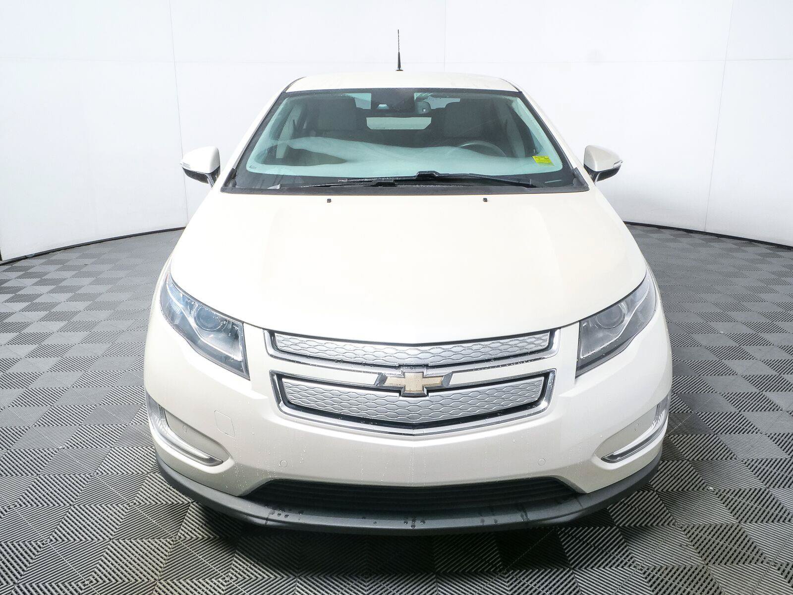 Used 2014 Chevrolet Volt Premium w/ Premium Trim Package FWD image 32