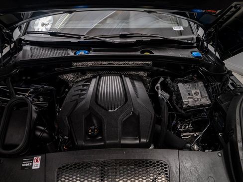 New 2026 Porsche Macan image 32