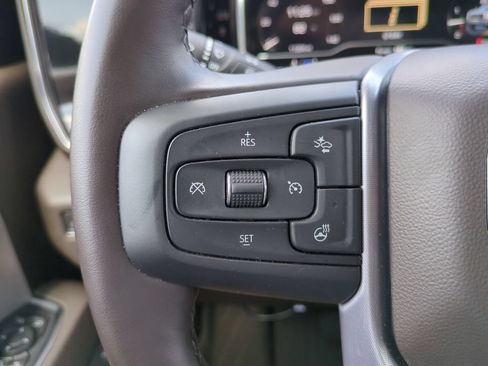 Used 2025 GMC Sierra 2500 SLT w/ SLT Convenience Package AWD/4WD image 30