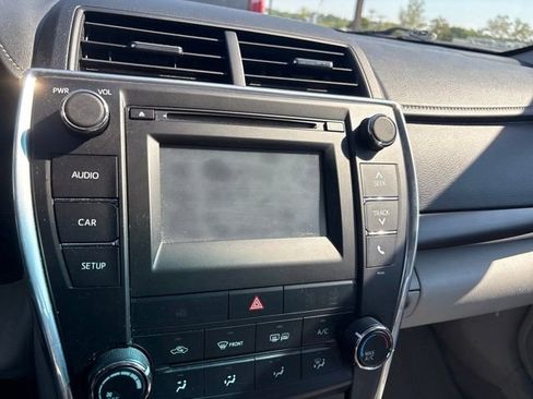 Used 2015 Toyota Camry LE FWD image 9