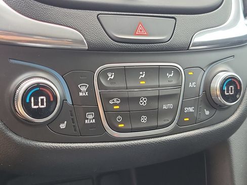 Used 2020 Chevrolet Equinox LT AWD/4WD image 28