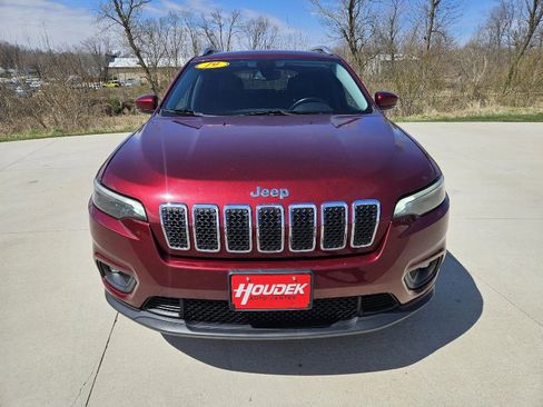 Used 2019 Jeep Cherokee Latitude Plus w/ Comfort/Convenience Group image 2