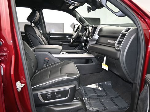 Used 2025 RAM 1500 Laramie image 44