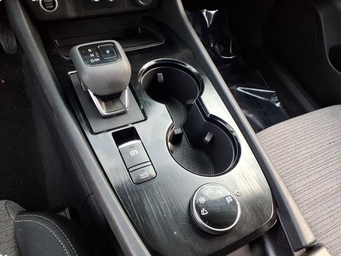 Used 2022 Nissan Rogue SV image 19