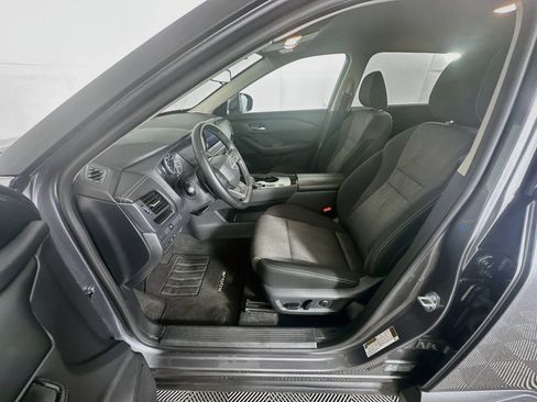 Used 2025 Nissan Rogue SV FWD image 13