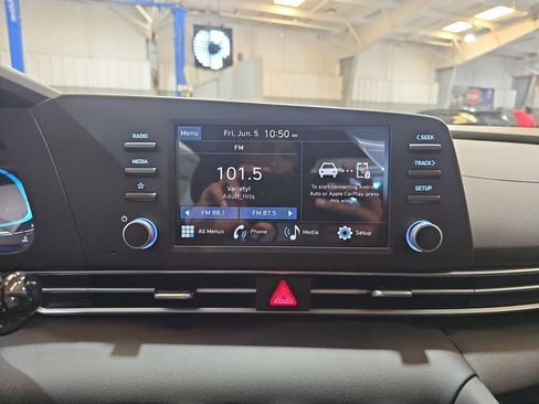 New 2026 Hyundai Elantra SE FWD image 23