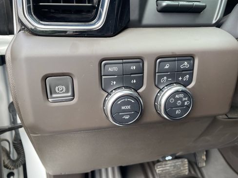 Used 2024 GMC Sierra 1500 Denali AWD/4WD image 27