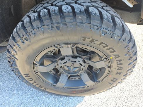 Used 2015 Jeep Wrangler Unlimited Sahara w/ Dual Top Group AWD/4WD image 24