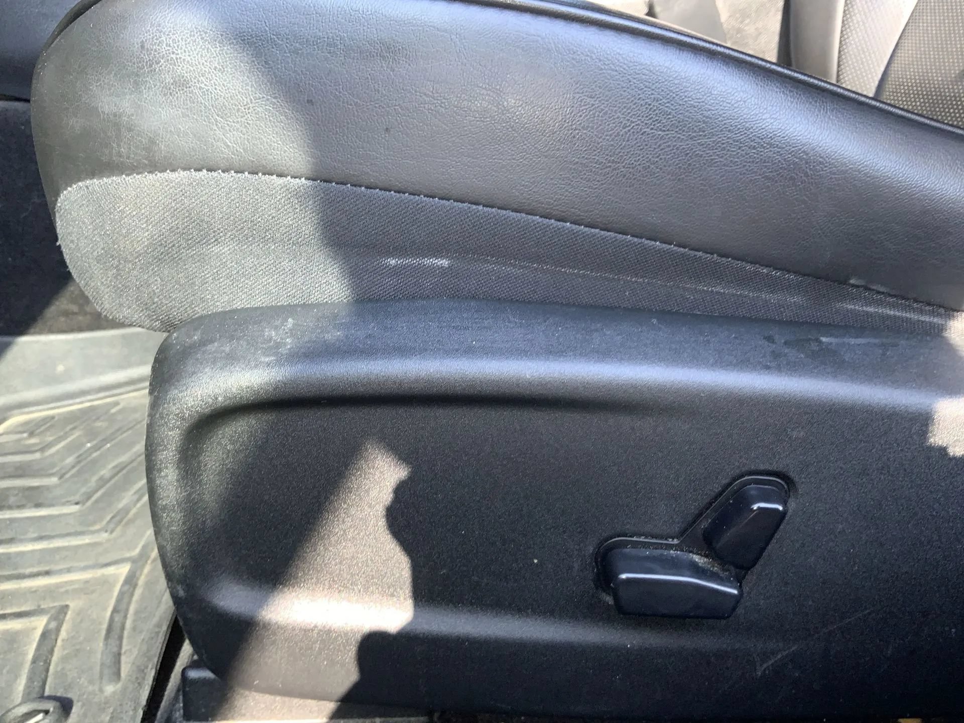 Used 2019 Chrysler 300 Limited RWD image 14