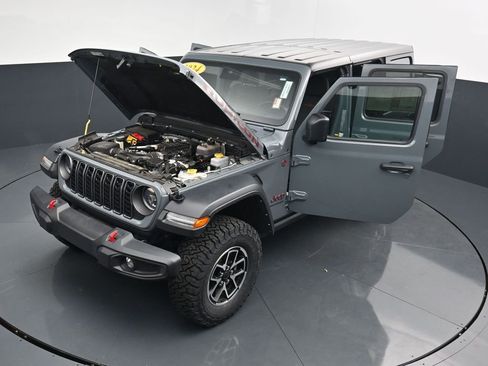 Used 2024 Jeep Wrangler Unlimited Rubicon AWD/4WD image 40