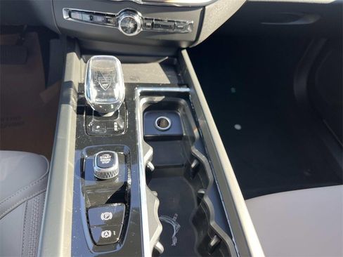 Certified 2026 Volvo XC60 B5 Core w/ Climate Package AWD/4WD image 31