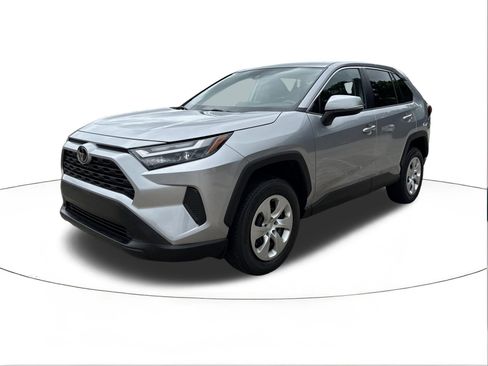Used 2023 Toyota RAV4 LE FWD image 6