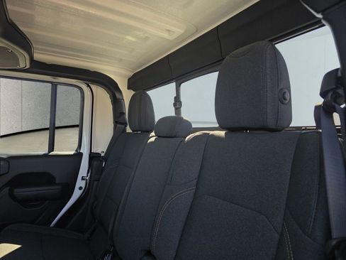 New 2026 Jeep Gladiator Sport image 7