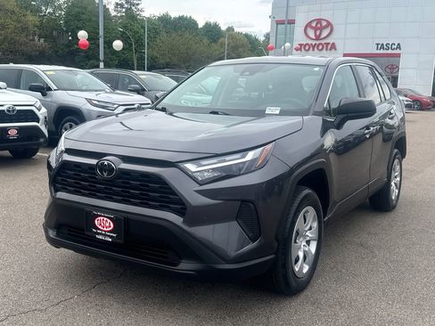 Used 2023 Toyota RAV4 LE AWD/4WD image 3