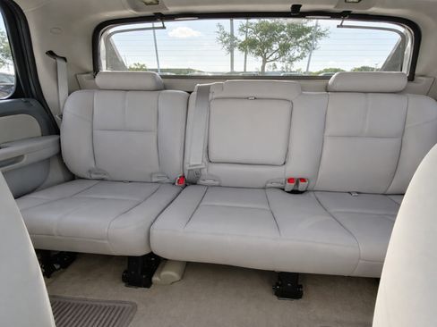 Used 2013 Chevrolet Avalanche LT w/ All-Star Edition RWD image 13