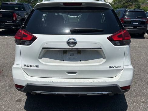 Used 2017 Nissan Rogue SV AWD/4WD image 4