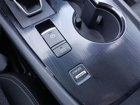 Used 2024 Nissan Rogue SV image 25