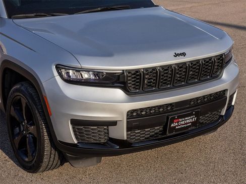 Used 2023 Jeep Grand Cherokee L Altitude image 2