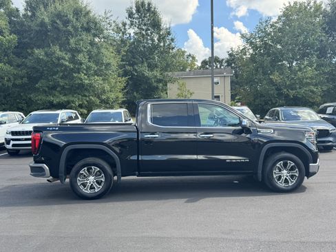 Used 2025 GMC Sierra 1500 SLT AWD/4WD image 4