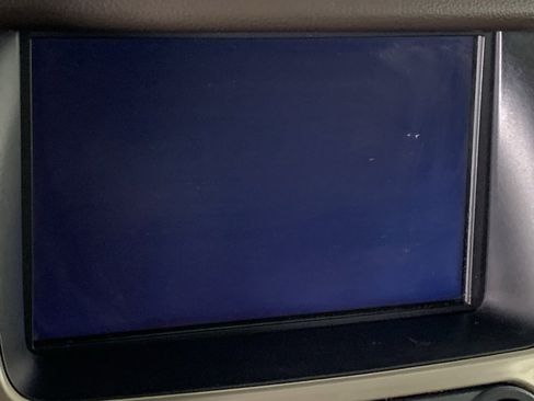 Used 2015 GMC Yukon XL Denali w/ Touring Package image 29