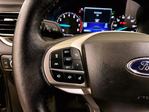 Certified 2022 Ford Explorer XLT w/ Equipment Group 202A AWD/4WD image 17